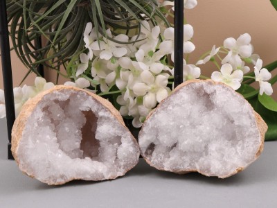 Afbeelding van Bergkristal Geode Set 378 gram